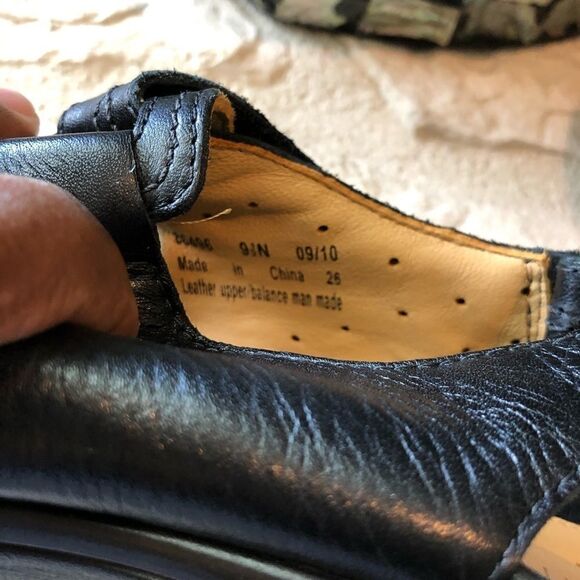 Unstructured Clark’s black sandals size 9.5N - Picture 4 of 8